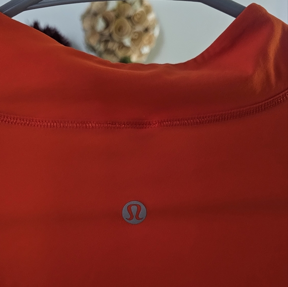 Lululemon run top - Picture 9 of 10